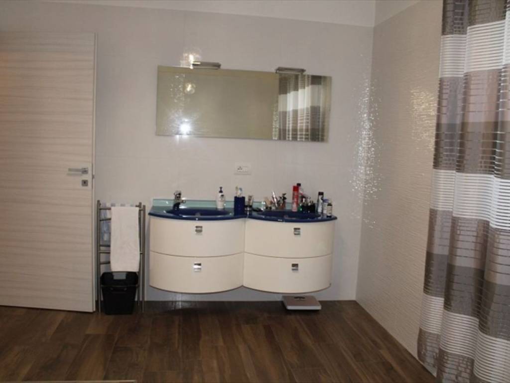 Villa a Rosciano in Area Residenziale Indirizzo Non Visibile Rosciano - Foto 5