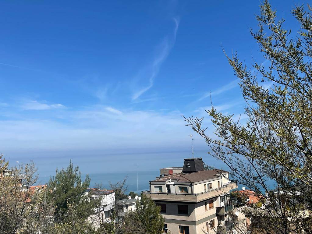 Appartamento a Ancona in Via Raffaele della Pergola - Foto 3