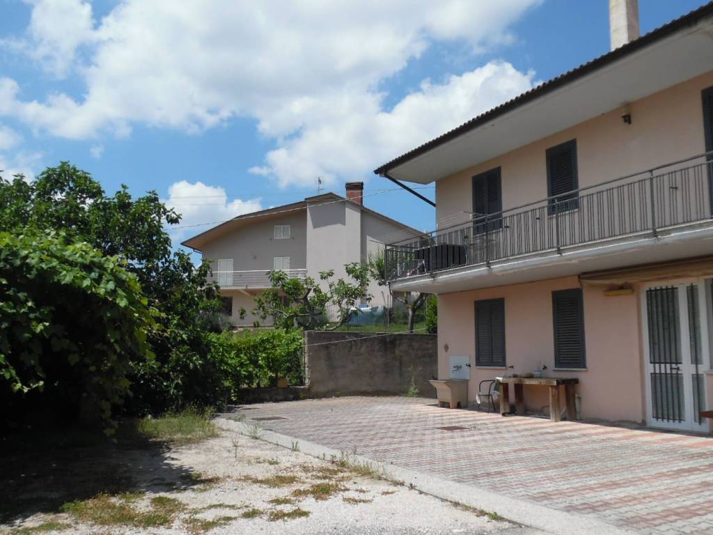 Casa indipendente a Sant'angelo dei lombardi - Foto 2