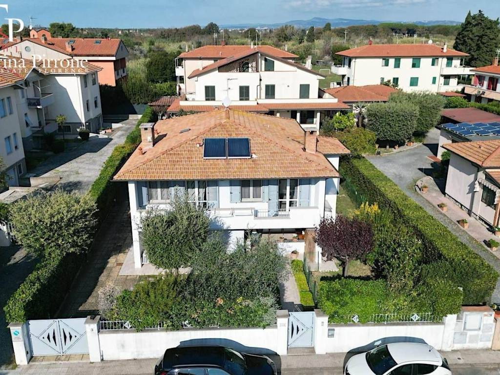 Villa a Cecina in via Carlo Ginori, 10 - Foto 2