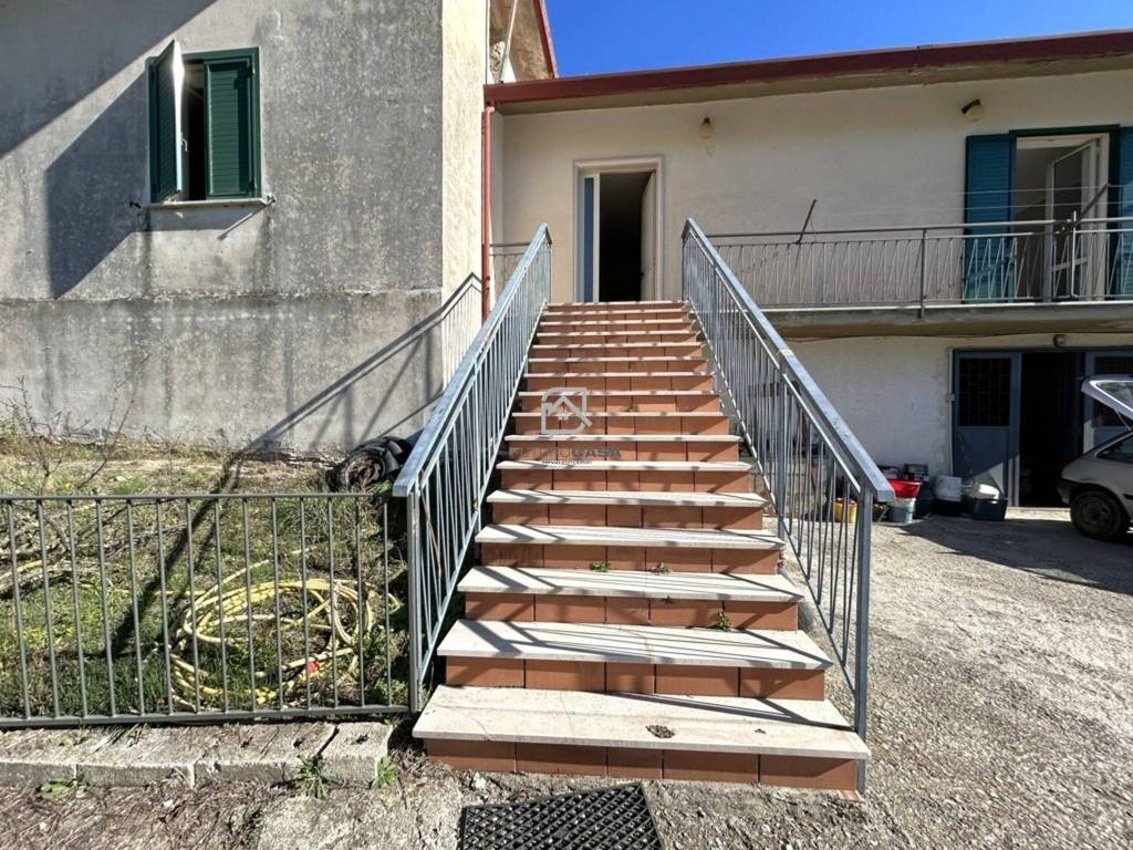 Villa a Luogosano in SP57 - Foto 2