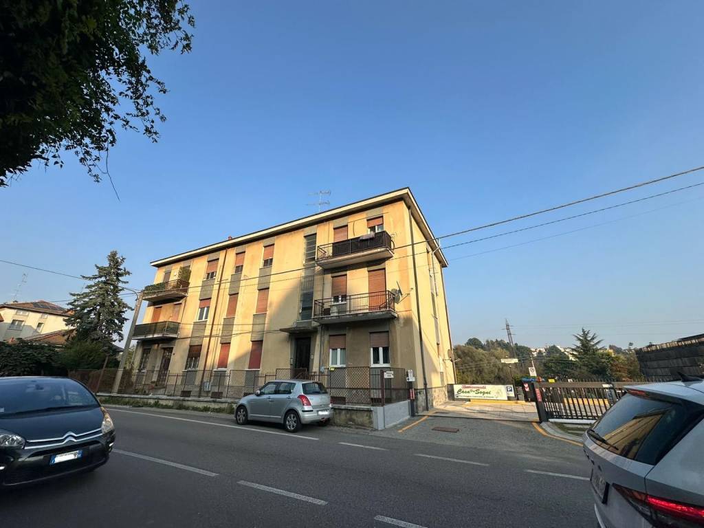 Appartamento a Albizzate in Via Giuseppe Mazzini, 6 - Foto 3