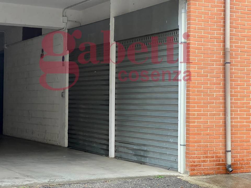 Box / garage a Cosenza in Cosenza via Luigi De Franco, snc - Foto 2