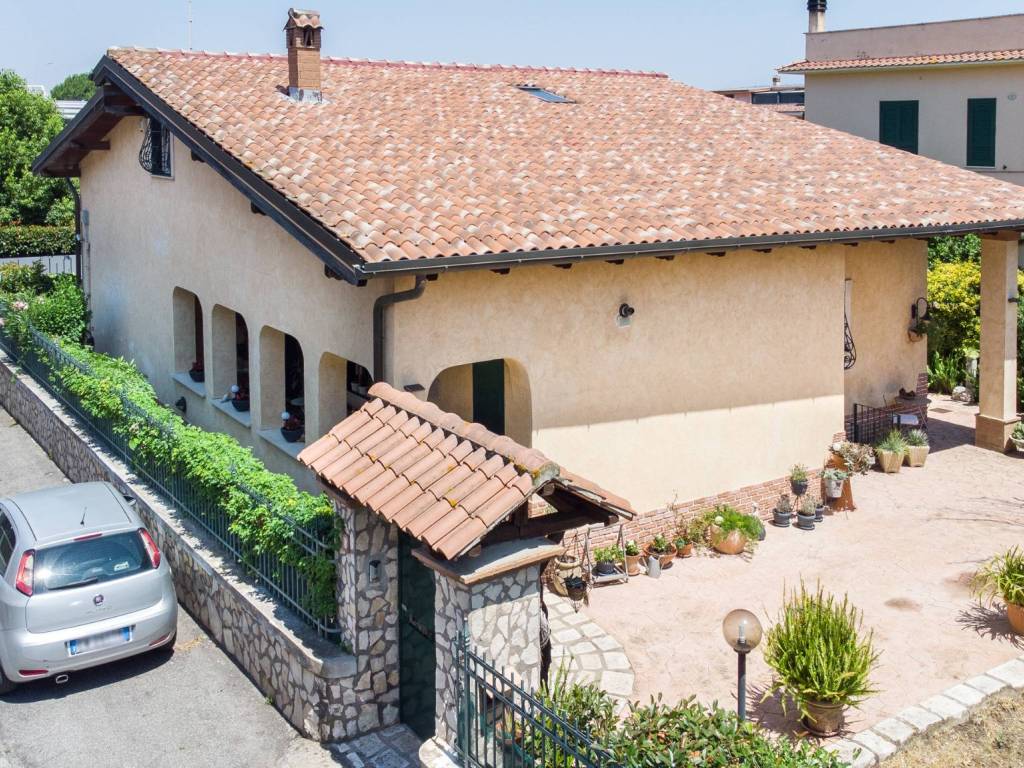 Villa a Ciampino in Via Andrea Cangitano, 1 - Foto 2