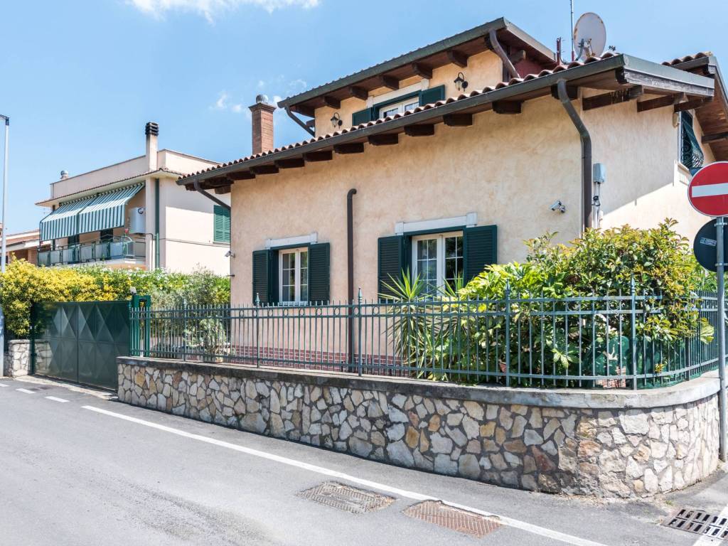 Villa a Ciampino in Via Andrea Cangitano, 1 - Foto 4