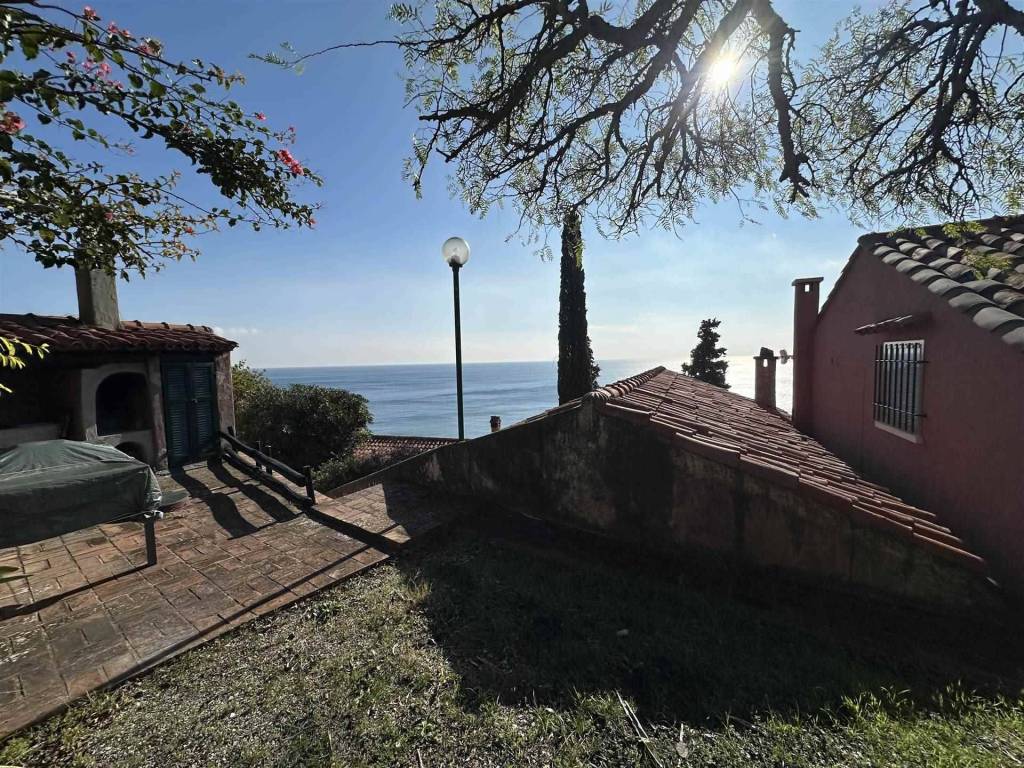 Appartamento a Finale ligure in strada degli ulivi - Foto 5