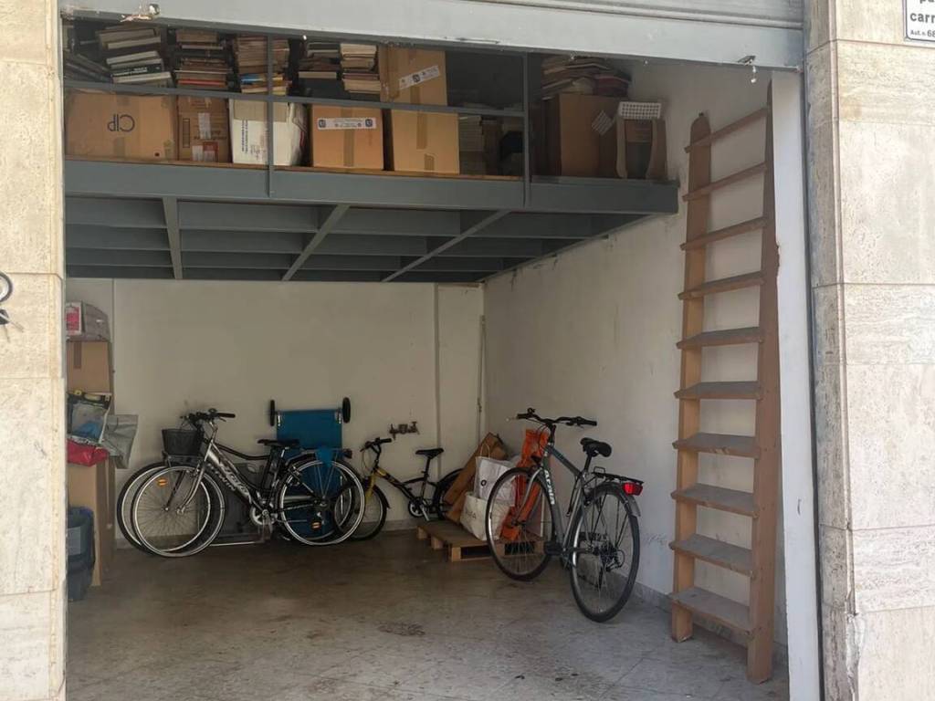 Box / garage a Giovinazzo in Via Papa Giovanni Xxiii, 19 A - Foto 2