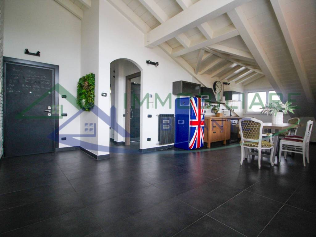 Attico / mansarda a Vergiate in Via Don Enrico Locatelli - Foto 2