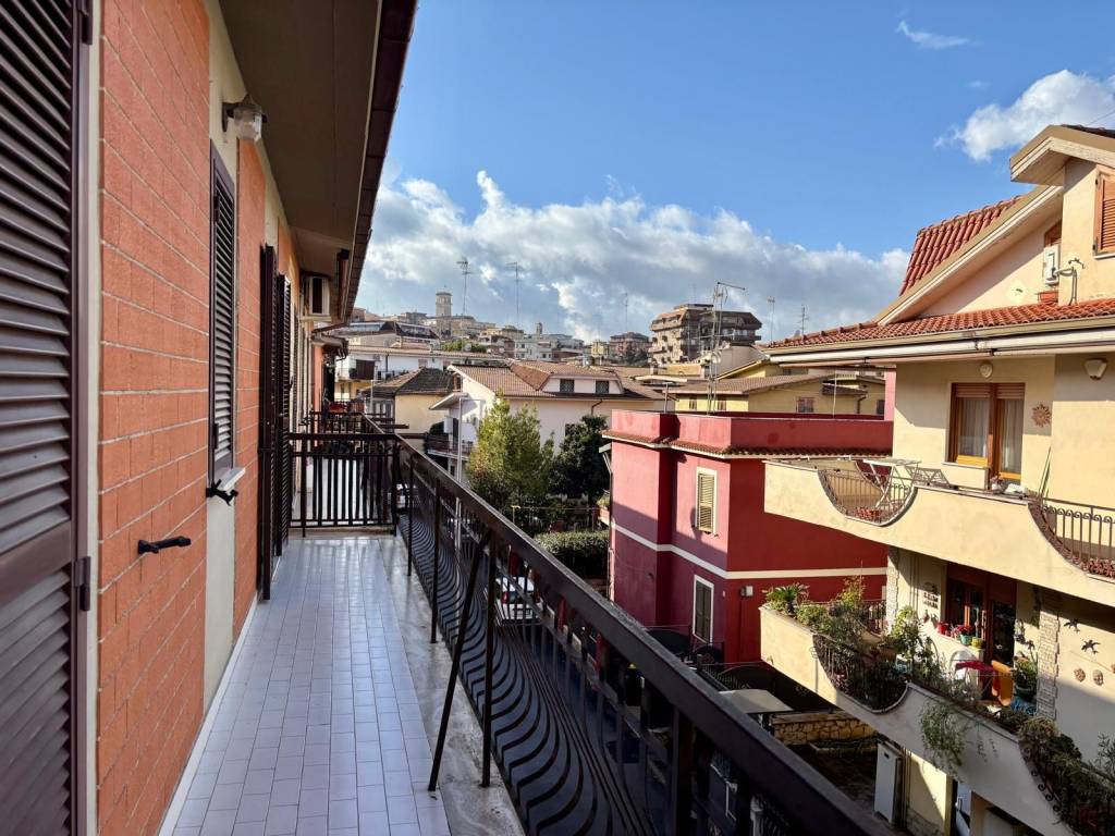 Appartamento a Monterotondo in Via Marzabotto - Foto 2