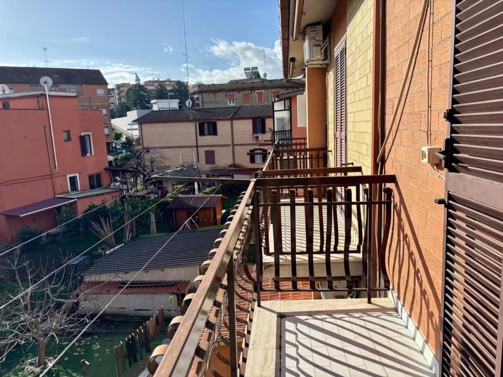Appartamento a Monterotondo in Via Marzabotto - Foto 5