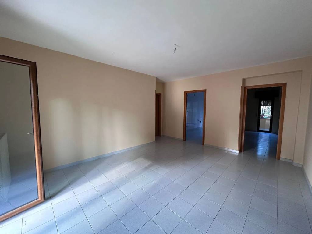 Appartamento a Crotone in Via Gaetano Morelli, 19 - Foto 2
