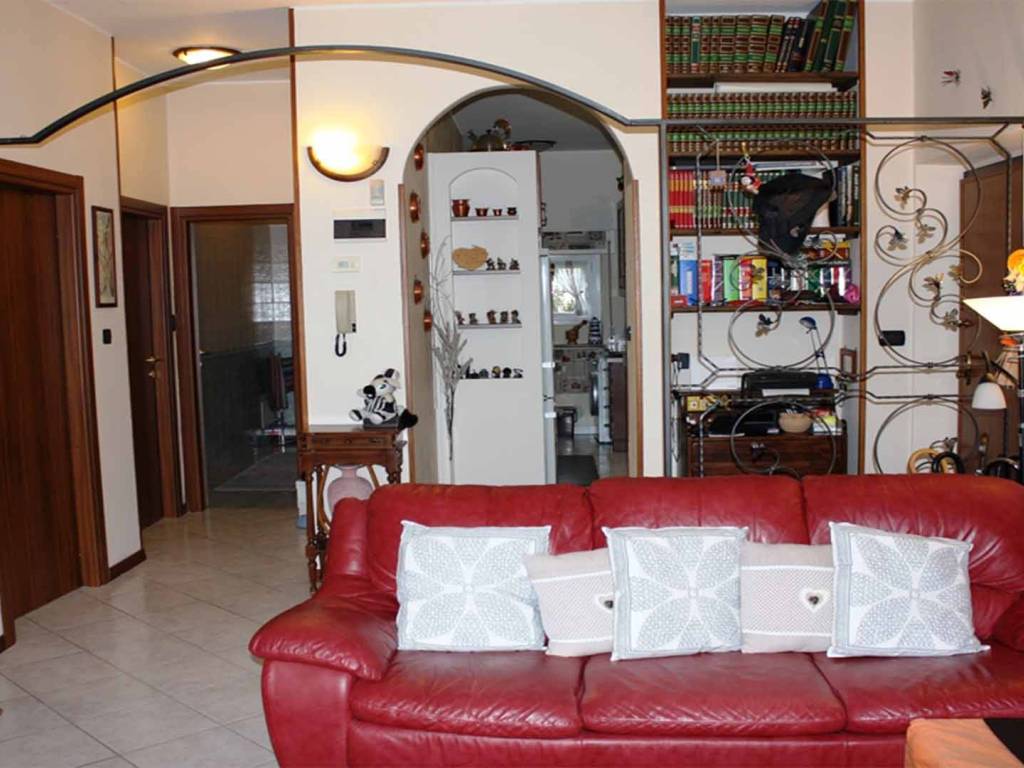 Appartamento a Baveno in Via Arnaldo Fraccaroli - Foto 4