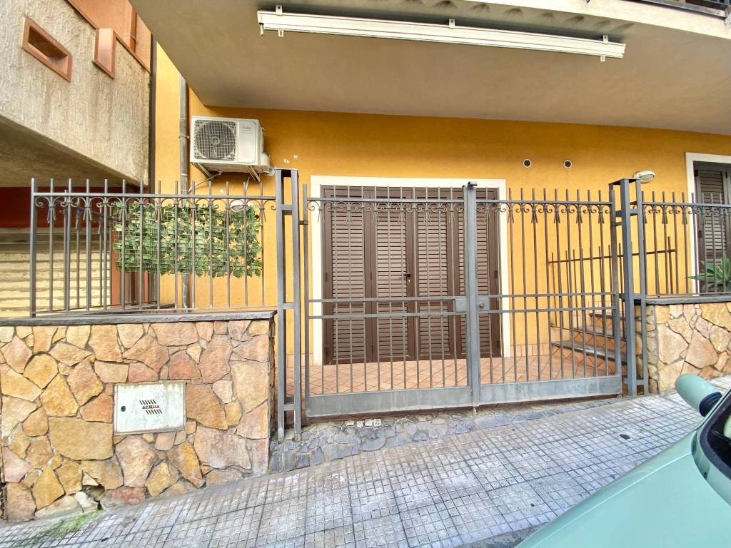 Box / garage a Giardini-naxos in Via Zara - Foto 3