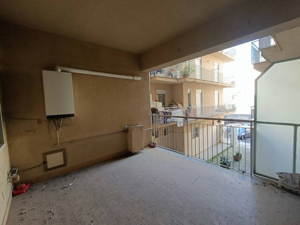 Appartamento a Milazzo in VIA COLONNELLO BERTE, 29 - Foto 3