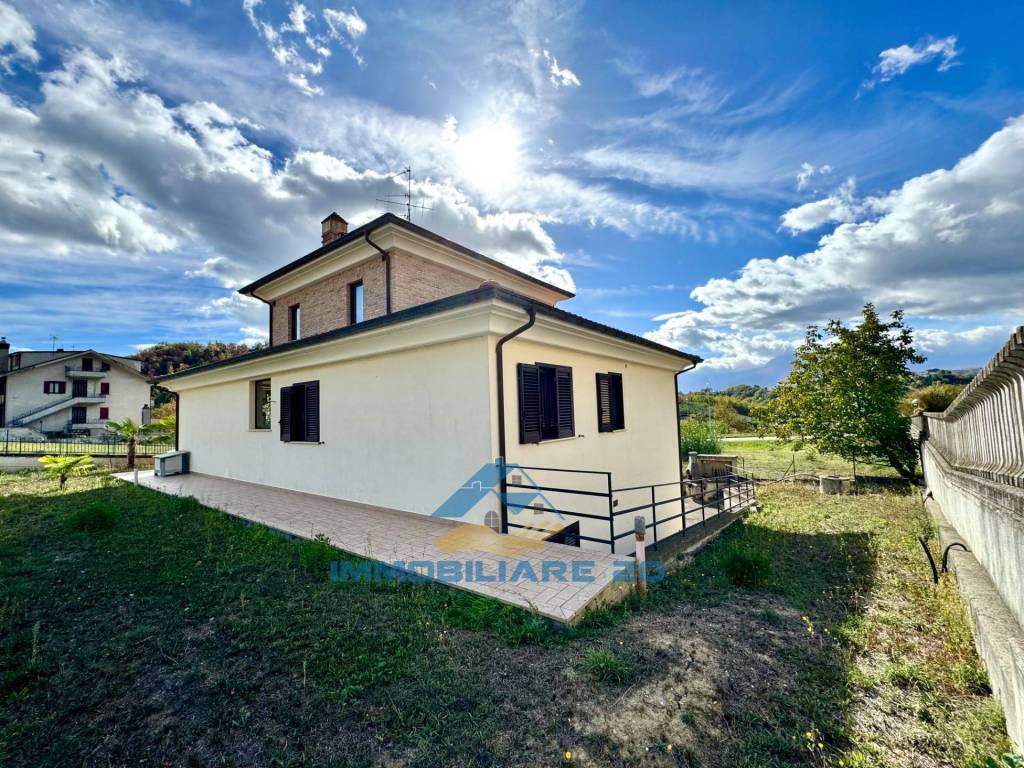 Villa a Torricella sicura in CONTRADA SANTA CHIARA, 34 - Foto 4