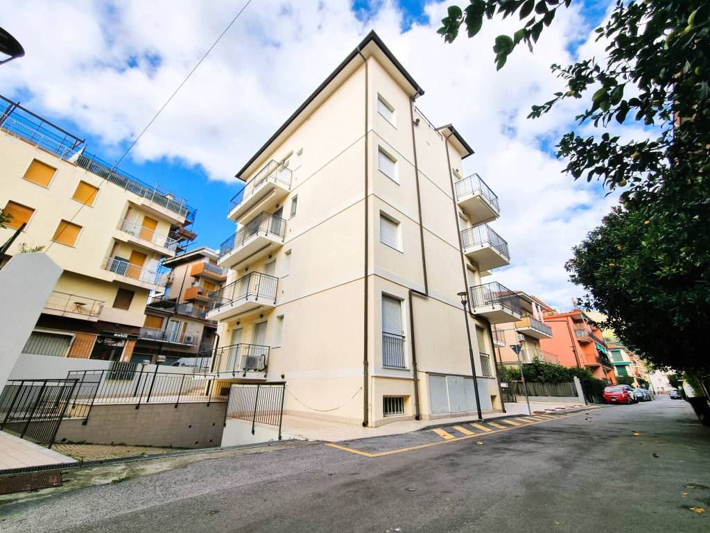 Appartamento a Spotorno in Via Germania - Foto 5