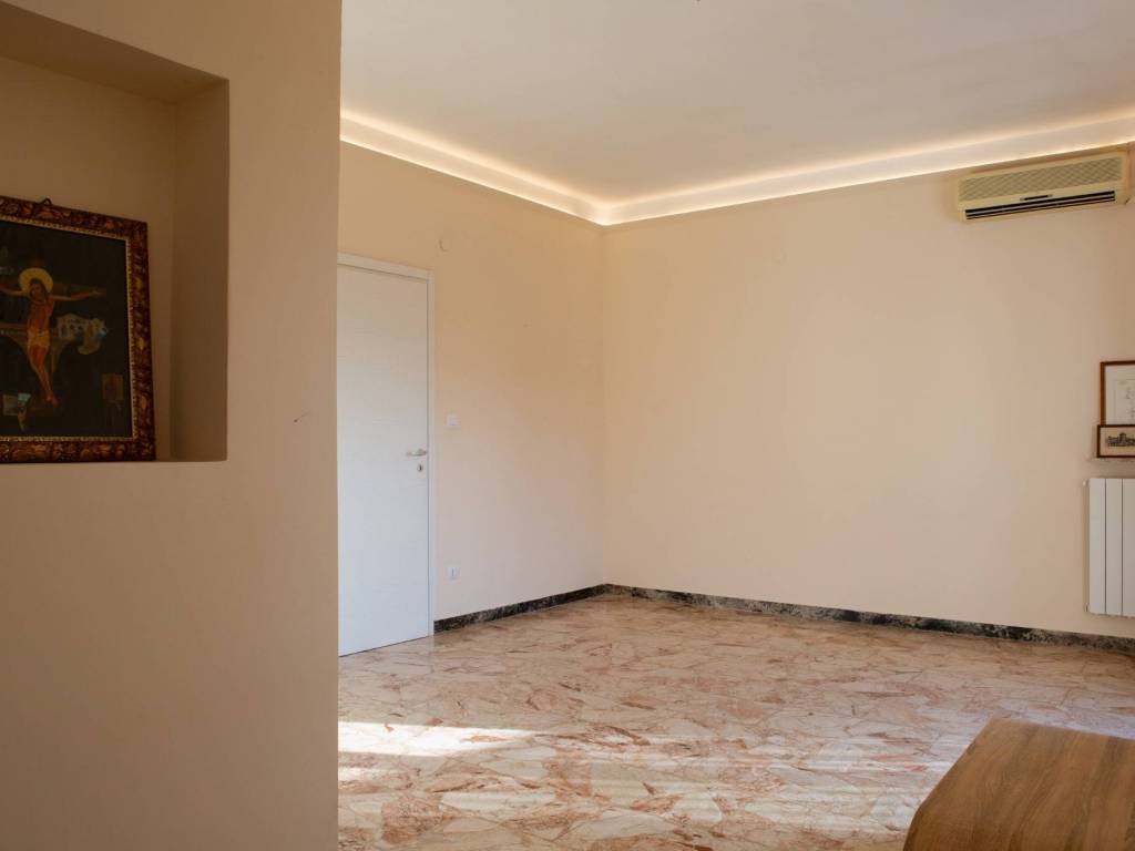 Appartamento a Cagliari in Via Giuseppe Sanna Randaccio, 53 - Foto 2