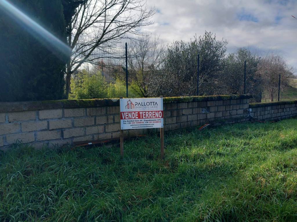 Terreno a Capodimonte in Strada Montecchio-Scomparti - Foto 2