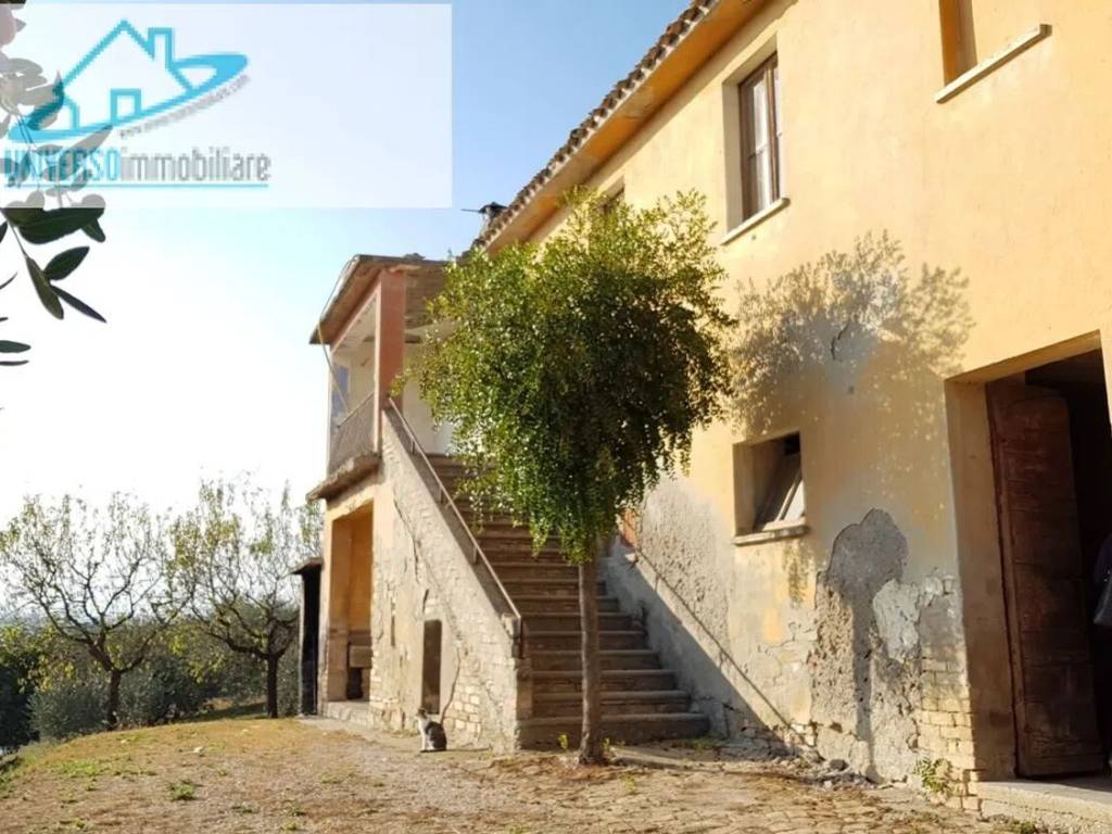 Rustico / casale a Monsampolo del tronto in Contrada Pagliare - Foto 5