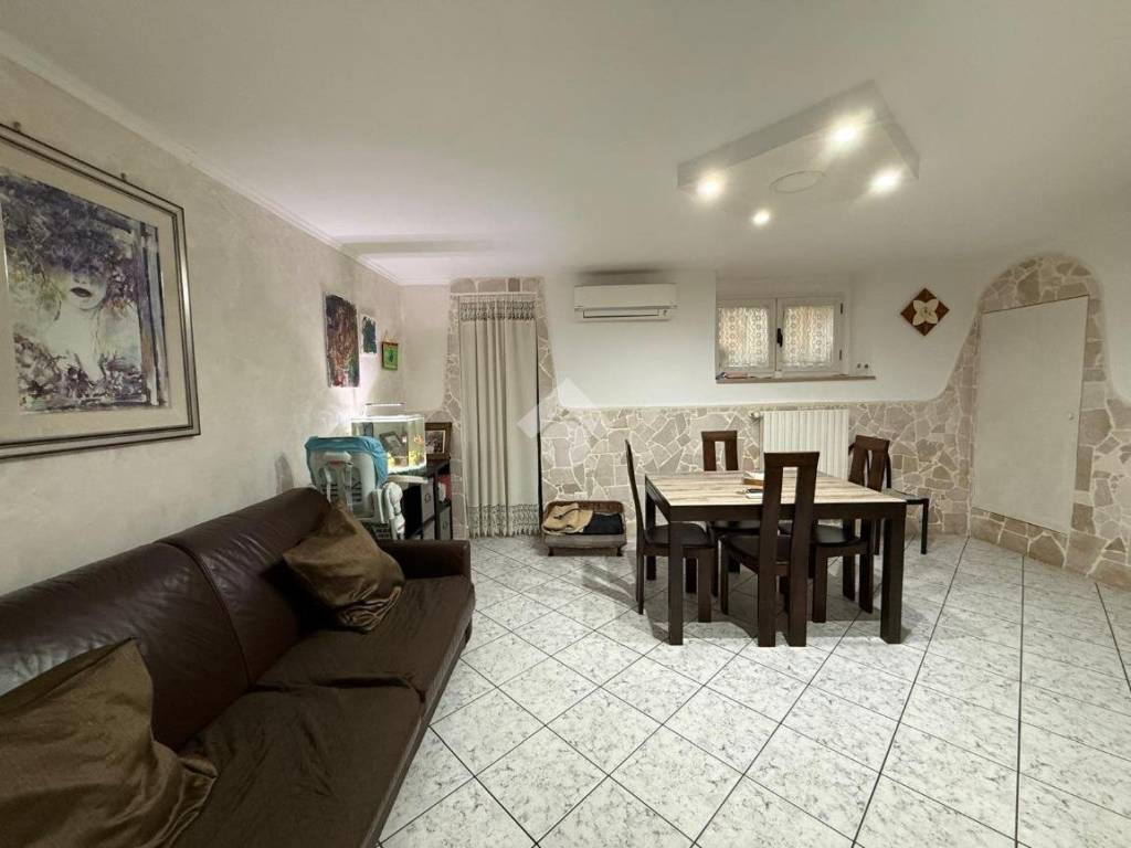 Casa indipendente a Santeramo in colle - Foto 2