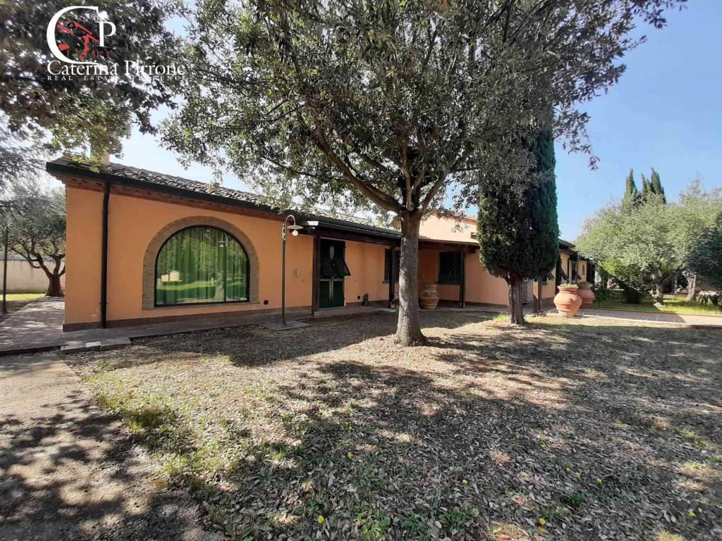 Villa a Cecina in piazza della Libertà, 10 - Foto 2