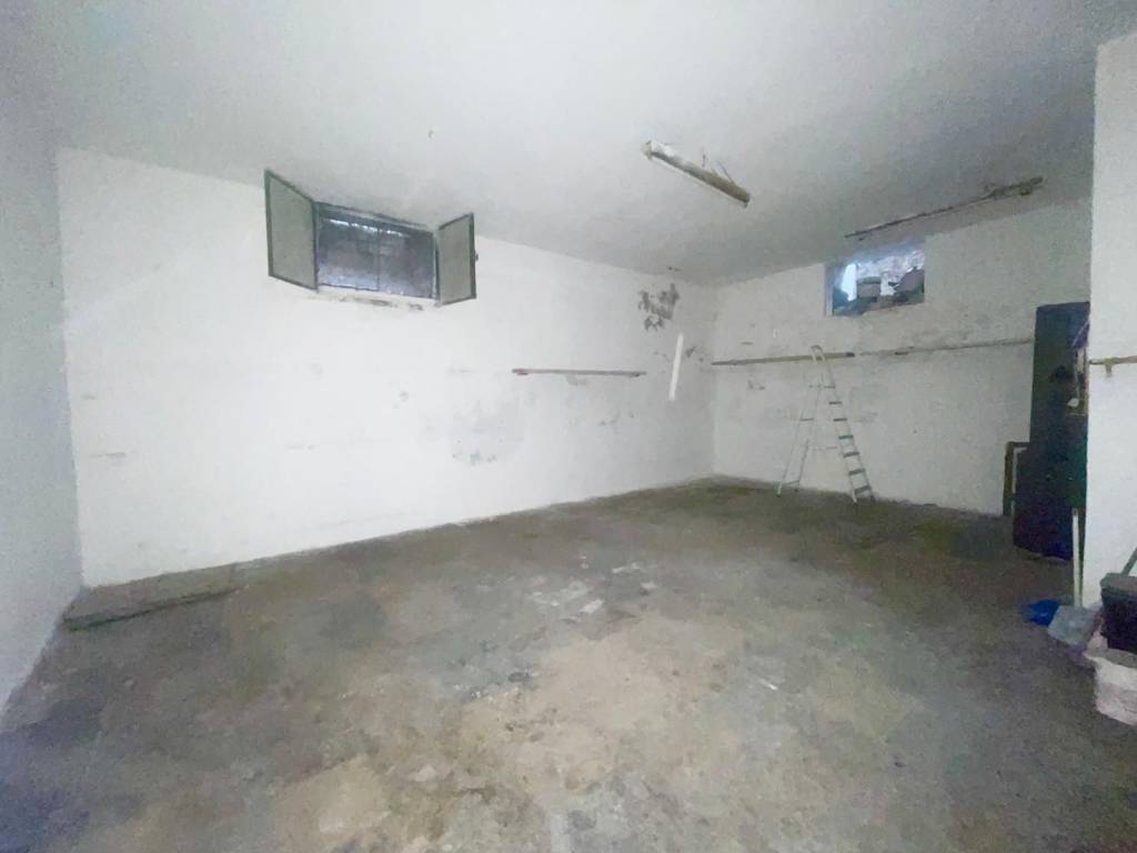 Box / garage a Terni in Via Alessandro Tomassoni - Foto 4