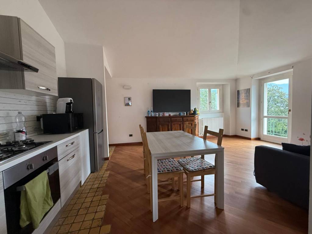 Appartamento a Valmadrera in Via Antonio Stoppani, 4 - Foto 2