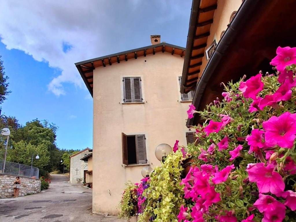 Appartamento a Nocera umbra in Località Schiagni, 18 - Foto 2
