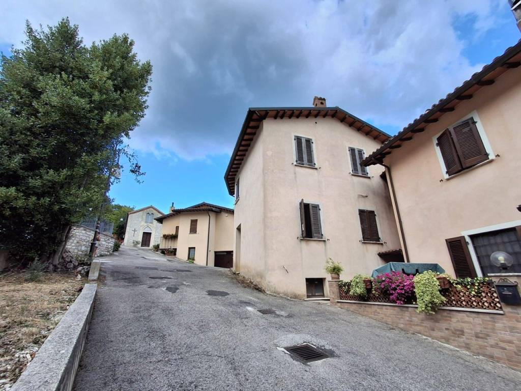 Appartamento a Nocera umbra in Località Schiagni, 18 - Foto 4