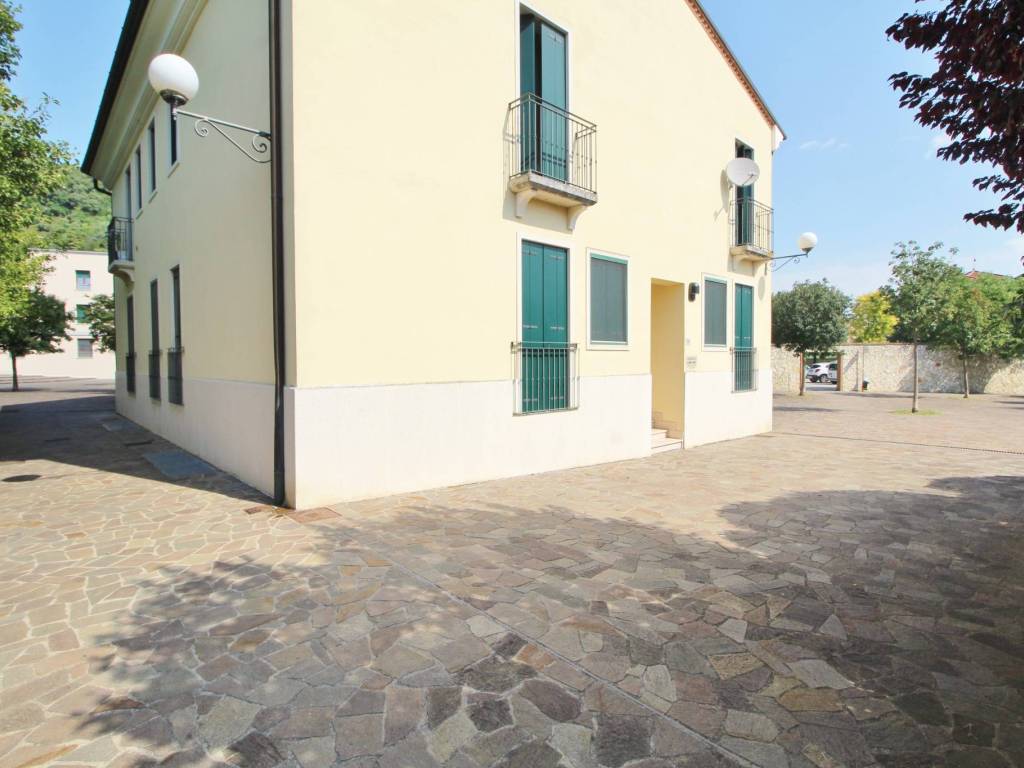 Immobile a Montecchio maggiore in Via Alcide De Gasperi, 80 - Foto 2