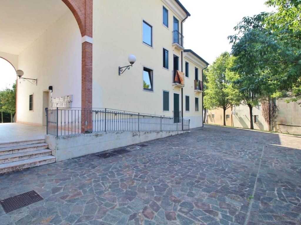 Immobile a Montecchio maggiore in Via Alcide De Gasperi, 80 - Foto 5