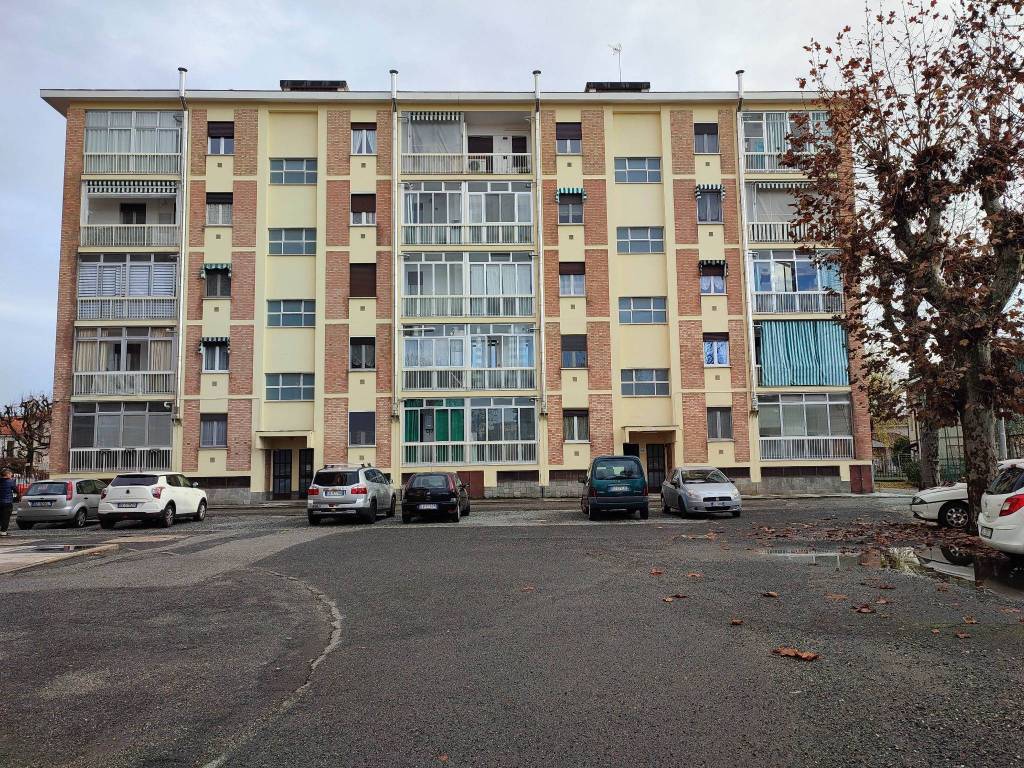 Appartamento a Carmagnola in Via Luigi Einaudi - Foto 2