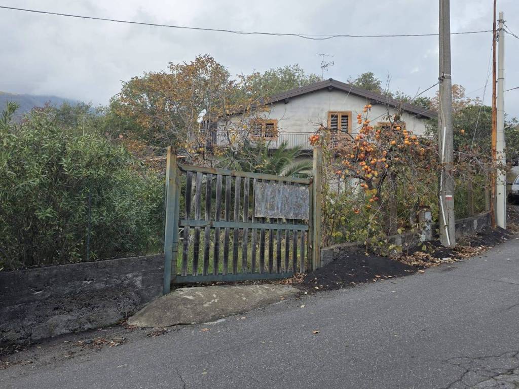 Villa a Zafferana etnea in Via Carlino Dagalone - Foto 4
