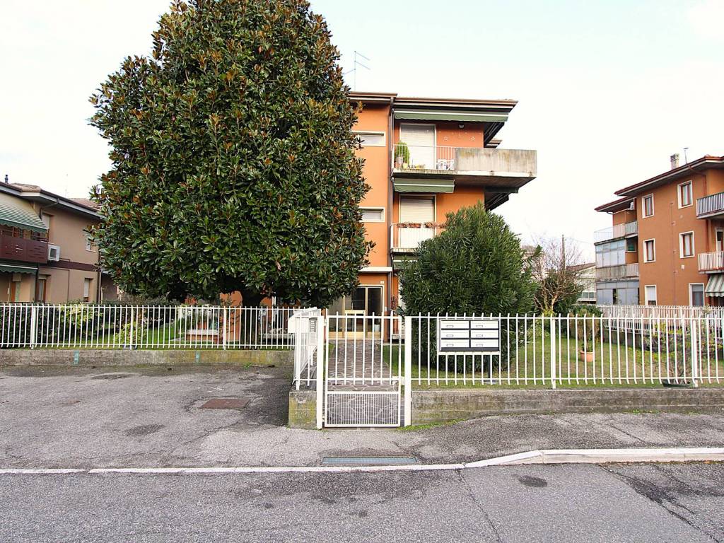 Appartamento a San giovanni lupatoto in Via Daniele Manin, 5 - Foto 2