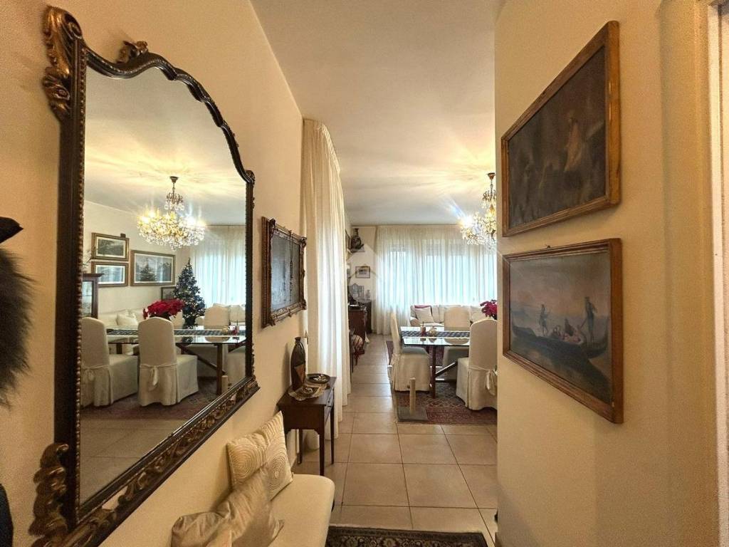 Appartamento a Cantù in Via Ettore Brambilla, 17 - Foto 3