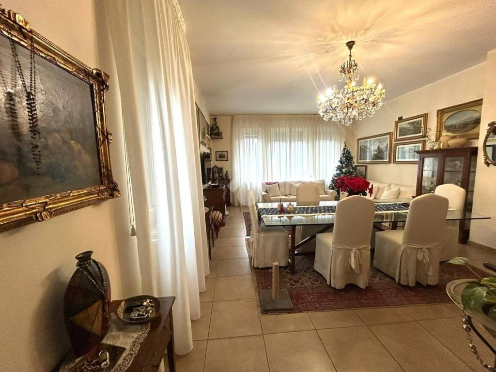 Appartamento a Cantù in Via Ettore Brambilla, 17 - Foto 4