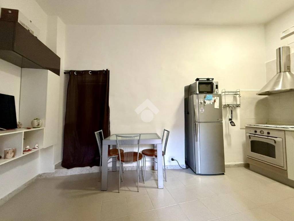 Appartamento a Bitonto in Via Piazza Regina Sancia, 18 - Foto 3