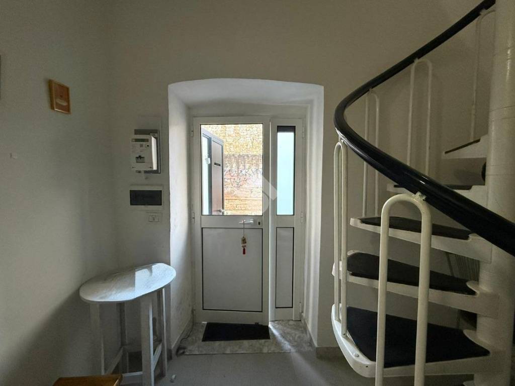 Appartamento a Bitonto in Via Piazza Regina Sancia, 18 - Foto 5
