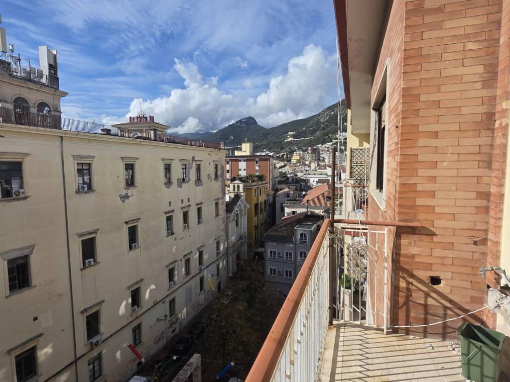 Appartamento a Salerno in Piazza Sant'Agostino, 29 - Foto 3