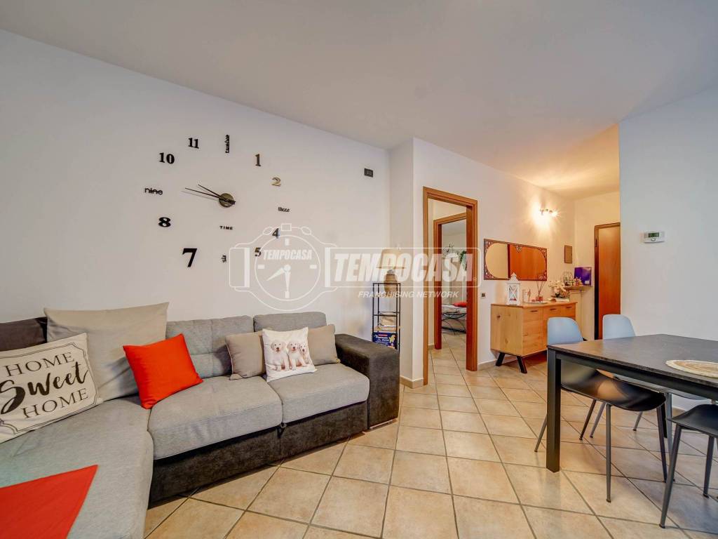 Appartamento a Azzate in Via Piave 125 - Foto 2