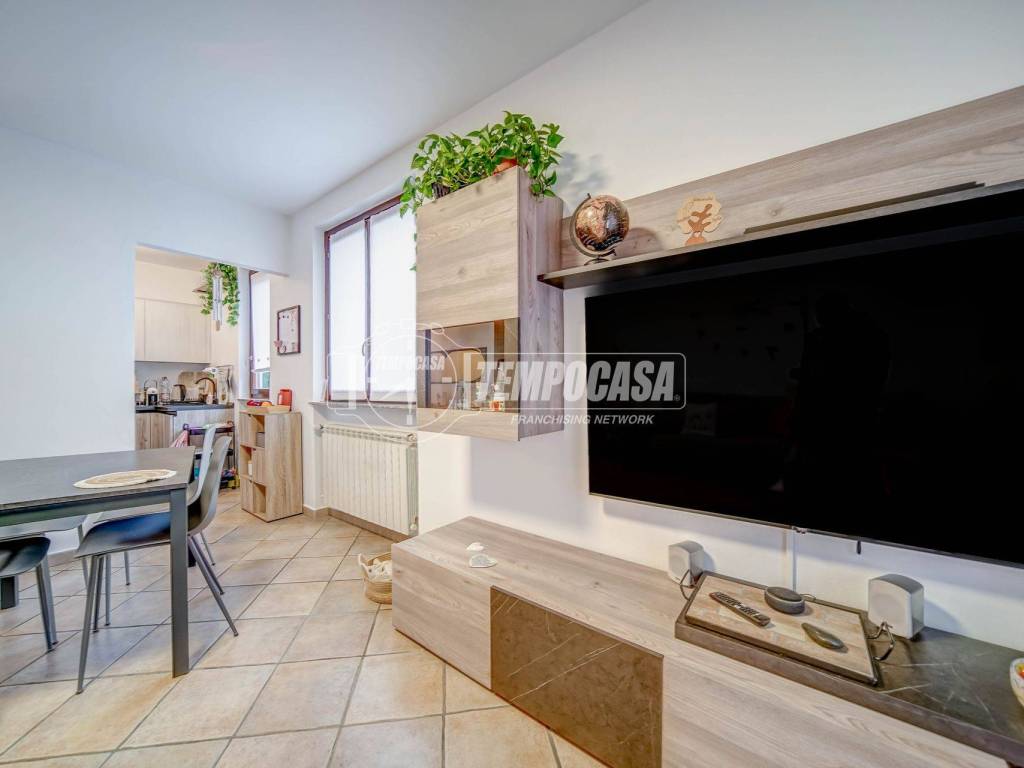 Appartamento a Azzate in Via Piave 125 - Foto 4