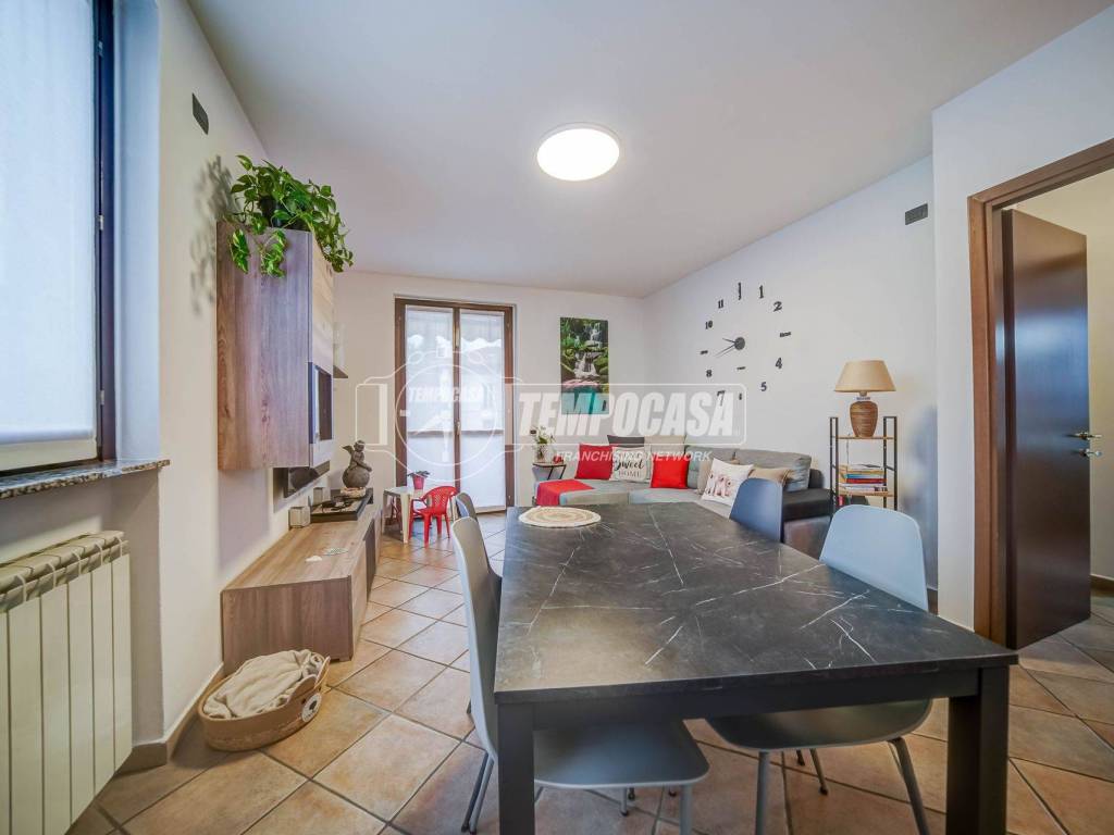 Appartamento a Azzate in Via Piave 125 - Foto 5