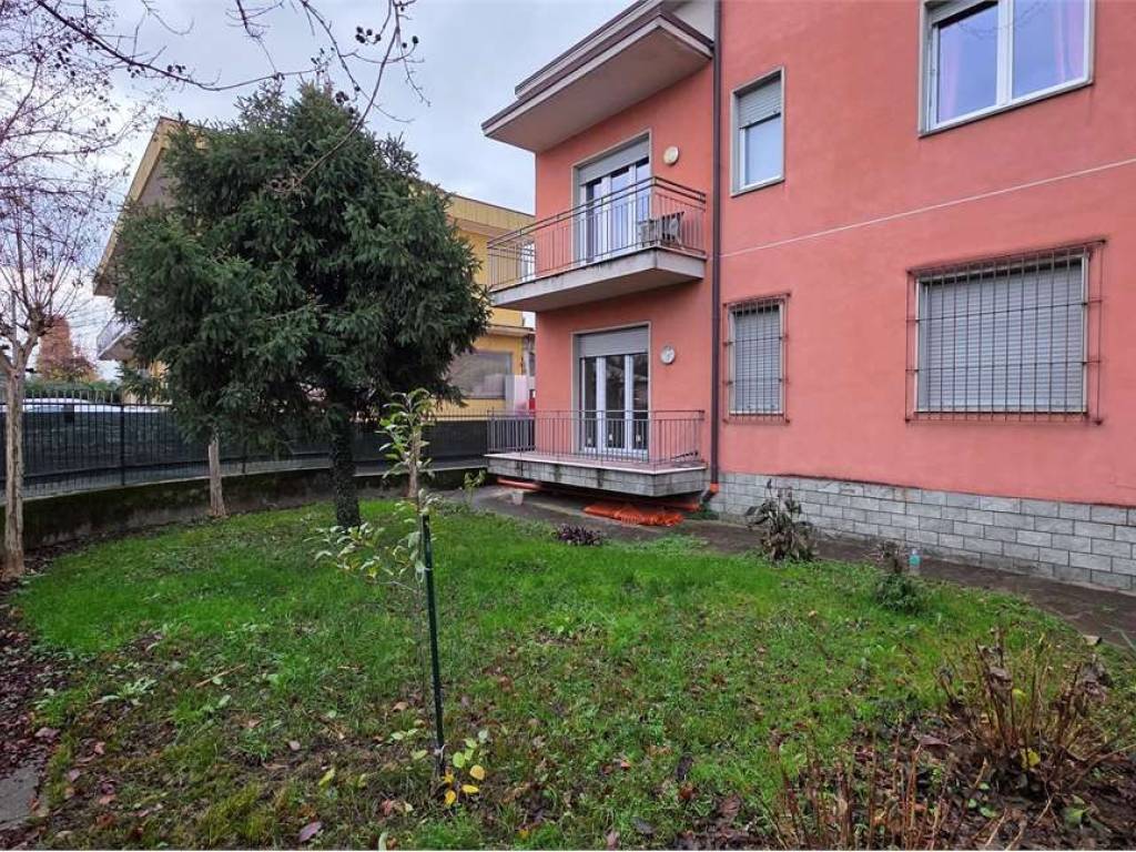 Appartamento a Carugo in Via Dante Alighieri , 1 - Foto 4