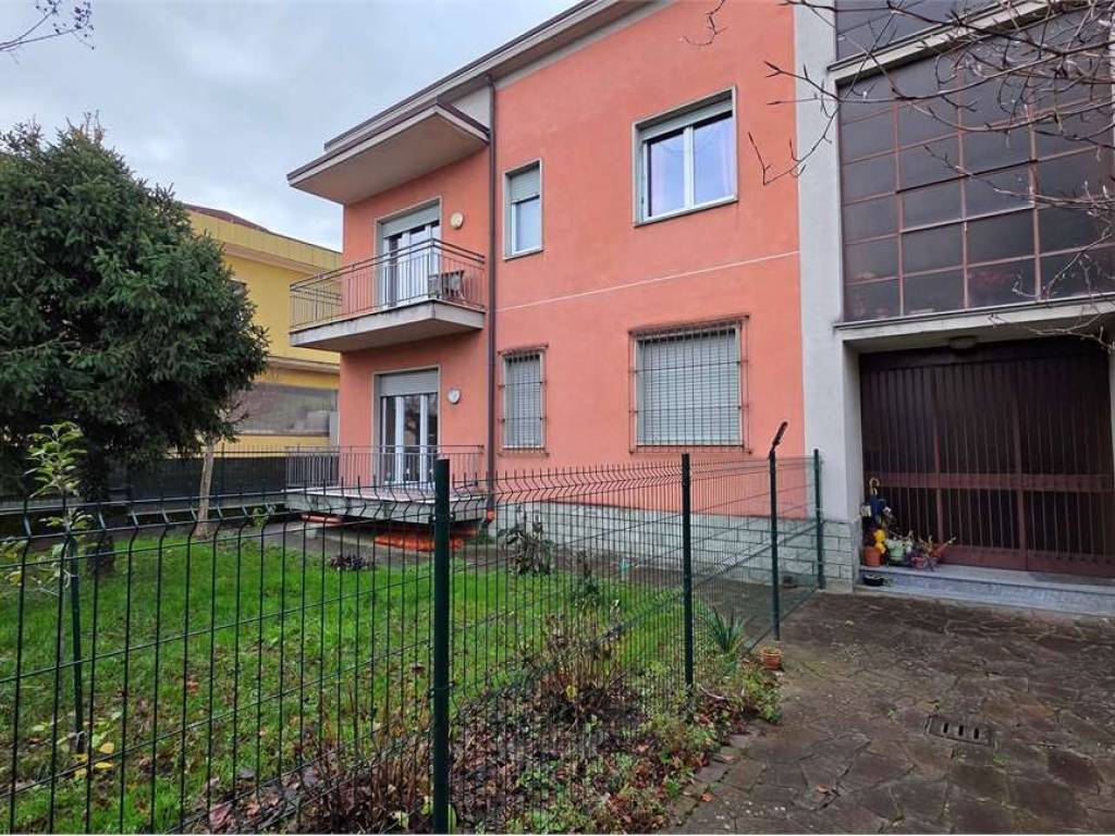 Appartamento a Carugo in Via Dante Alighieri , 1 - Foto 3