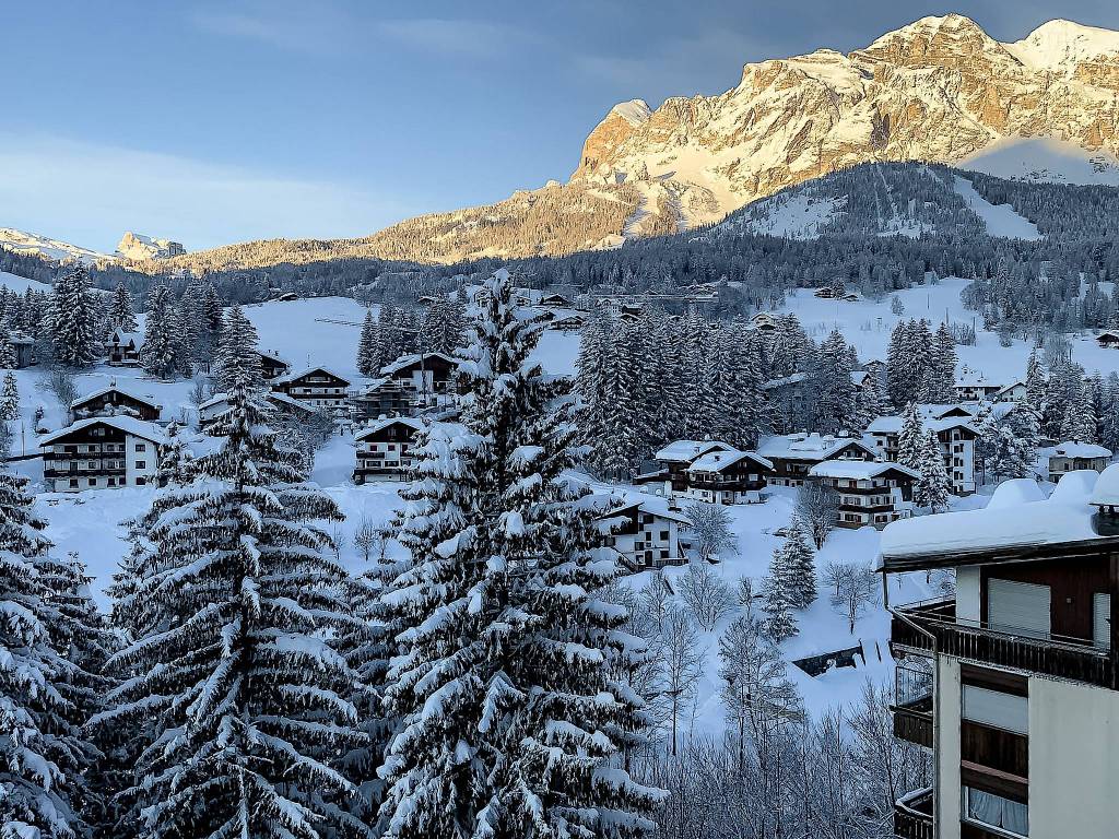 Appartamento a Cortina d'ampezzo in Via Cesare Battisti - Foto 2