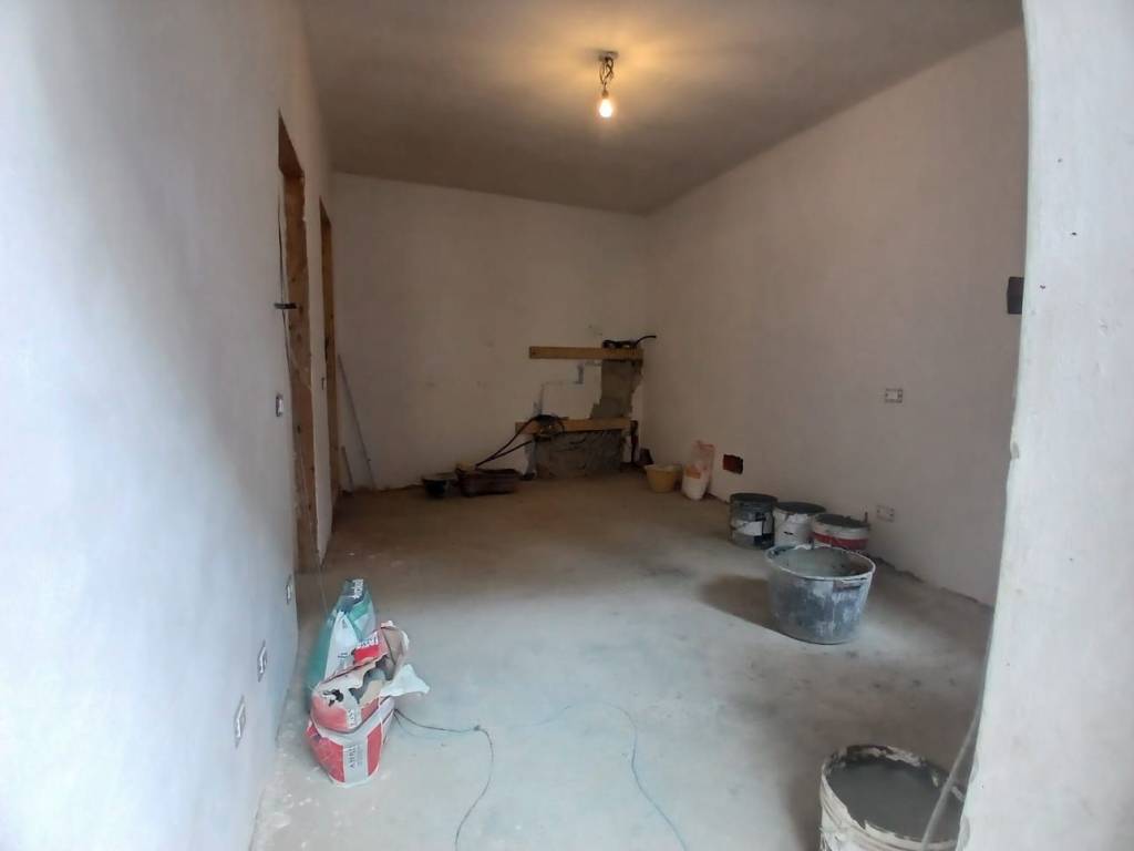 Appartamento a Saronno in Via Padre Luigi Monti - Foto 3