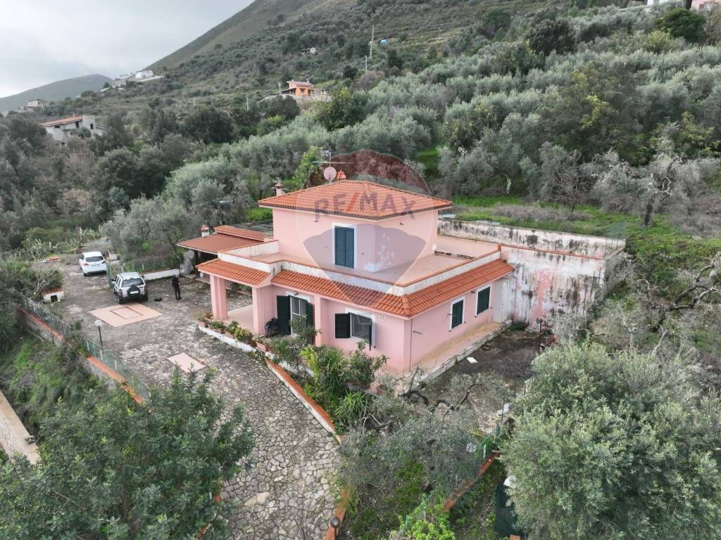 Casa indipendente a Itri in CONTRADA CALABRETTO, 194 - Foto 2