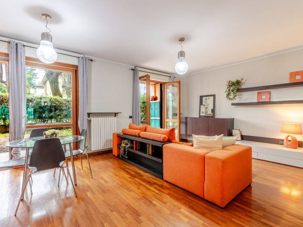 Appartamento a Tradate in Viale Guglielmo Marconi, 11 - Foto 4