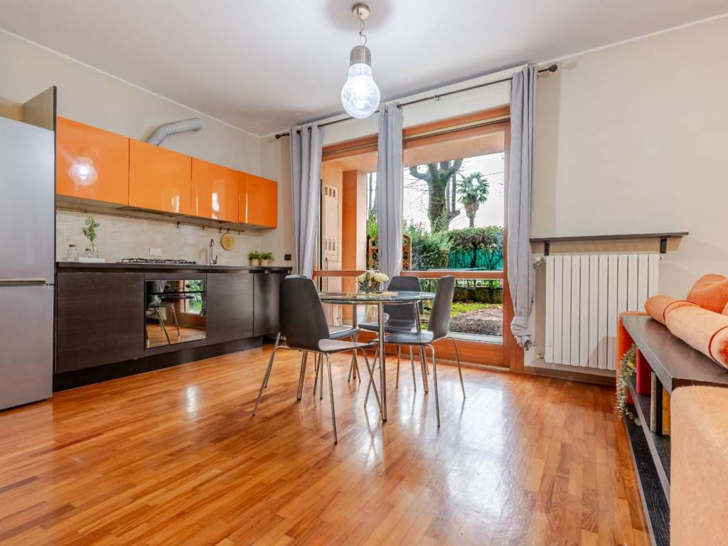 Appartamento a Tradate in Viale Guglielmo Marconi, 11 - Foto 5