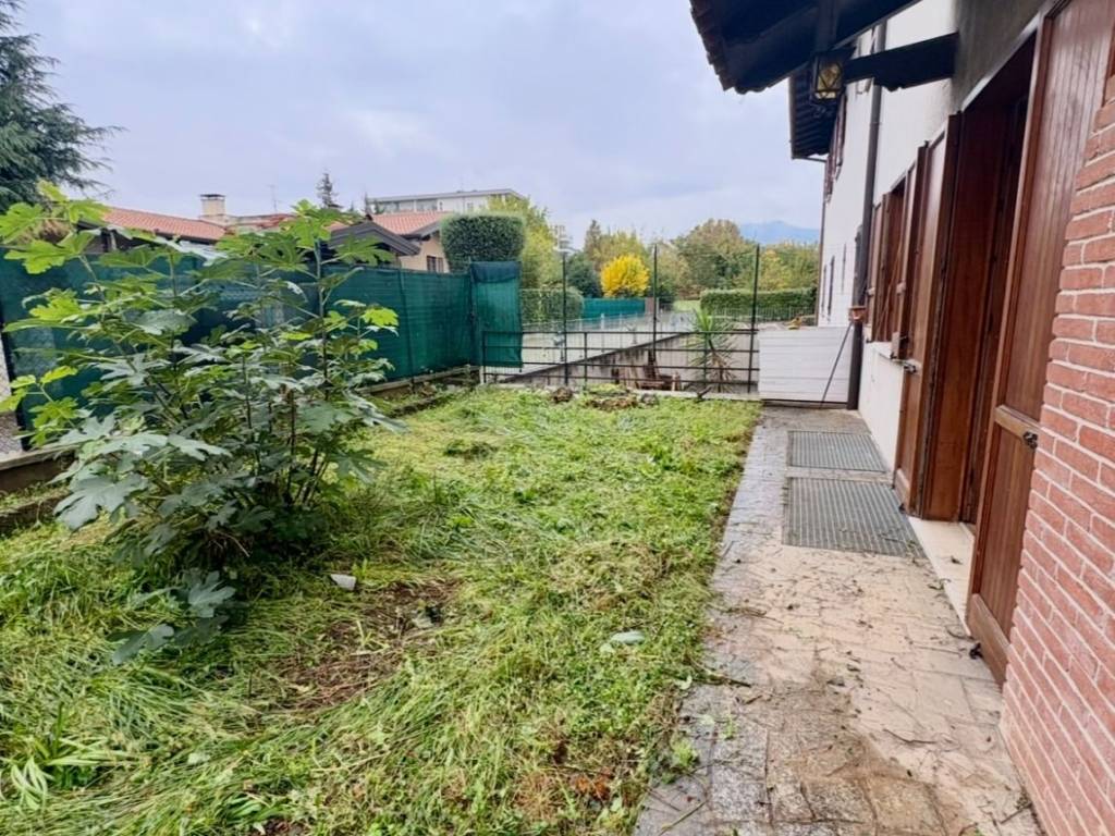 Villetta a schiera a Brescia in Via Giuseppe De Toni - Foto 3